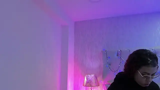 Pamelamiler   online show from 14, 10, 2025