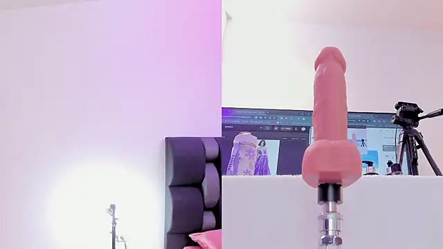 maily zanss online show from 24, 4, 2026