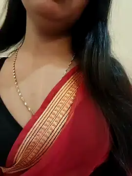 Snapshot of Maahhii_2 chatting on 16, 10, 2025 Maahhii 2 online show from 16, 10, 2025