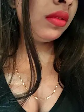 Snapshot of Maahhii_2 chatting on 11, 11, 2025 Maahhii 2 online show from 11, 11, 2025