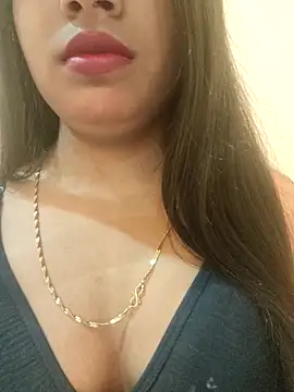 Snapshot of Maahhii_2 chatting on 14, 11, 2025 Maahhii 2 online show from 14, 11, 2025