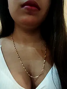 Snapshot of Maahhii_2 chatting on 15, 11, 2025 Maahhii 2 online show from 15, 11, 2025