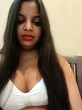 Snapshot of Maahhii_2 chatting on 23, 11, 2025 Maahhii 2 online show from 23, 11, 2025
