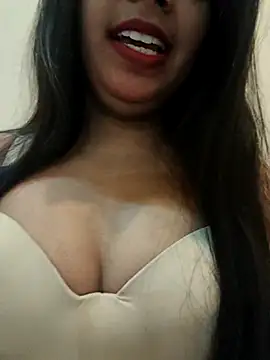 Snapshot of Maahhii_2 chatting on 23, 11, 2025 Maahhii 2 online show from 23, 11, 2025