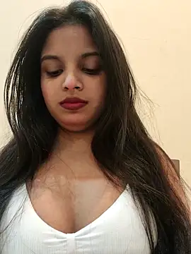 Snapshot of Maahhii_2 chatting on 2, 12, 2025 Maahhii 2 online show from 2, 12, 2025