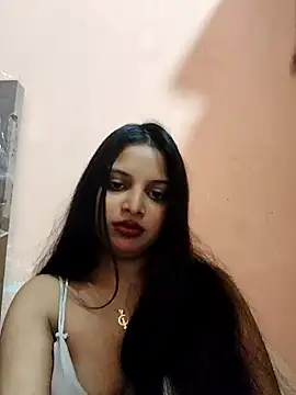 Snapshot of Maahhii_2 chatting on 21, 12, 2025 Maahhii 2 online show from 21, 12, 2025