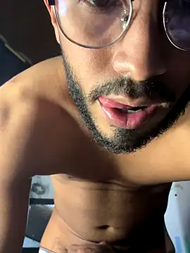 Snapshot of TU-MORENOO chatting on 28, 9, 2025 TU-MORENOO online show from 28, 9, 2025