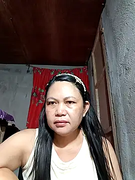 Snapshot of Everleigh_mom chatting on 22, 9, 2025 Everleigh mom online show from 22, 9, 2025