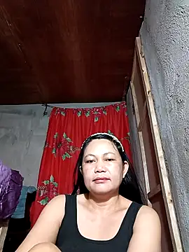 Snapshot of Everleigh_mom chatting on 27, 9, 2025 Everleigh mom online show from 27, 9, 2025