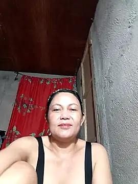 Snapshot of Everleigh_mom chatting on 30, 9, 2025 Everleigh mom online show from 30, 9, 2025