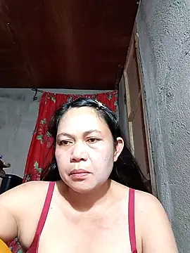 Snapshot of Everleigh_mom chatting on 1, 10, 2025 Everleigh mom online show from 1, 10, 2025