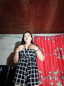 Snapshot of Everleigh_mom chatting on 9, 10, 2025 Everleigh mom online show from 9, 10, 2025