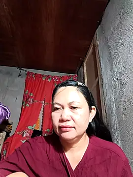 Snapshot of Everleigh_mom chatting on 13, 10, 2025 Everleigh mom online show from 13, 10, 2025