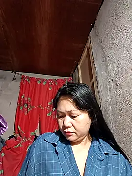 Snapshot of Everleigh_mom chatting on 14, 10, 2025 Everleigh mom online show from 14, 10, 2025