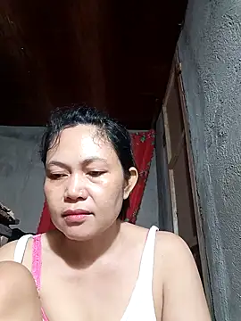 Snapshot of Everleigh_mom chatting on 27, 11, 2025 Everleigh mom online show from 27, 11, 2025