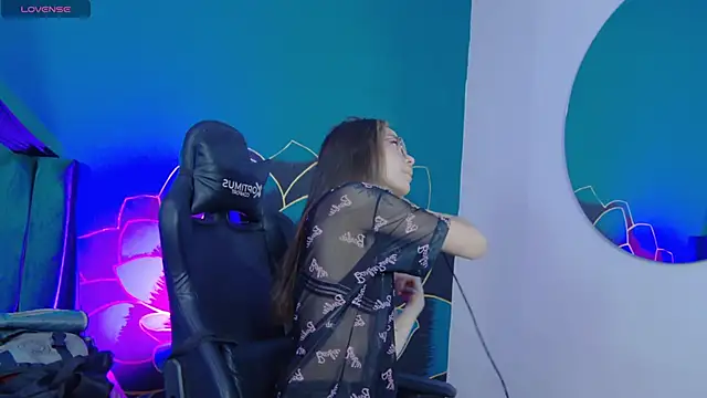 RavennMoonn online show from 4, 3, 2026