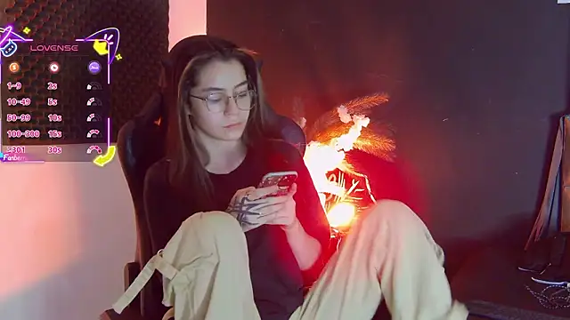 RavennMoonn online show from 13, 3, 2026