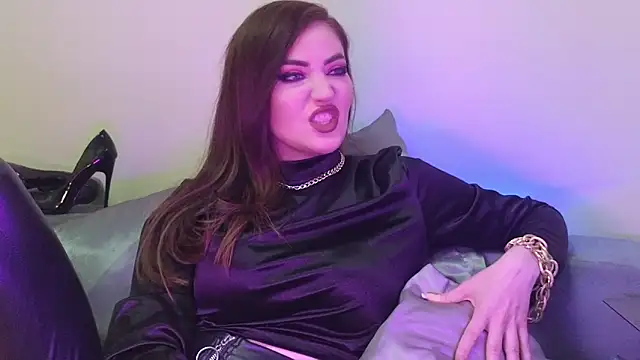 Snapshot of AliceJameson chatting on 18, 10, 2025 AliceJameson online show from 18, 10, 2025