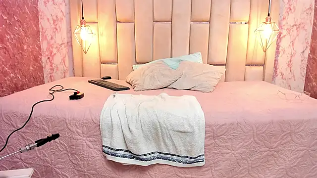 Snapshot of ALYANNA_HOT_ chatting on 23, 9, 2025 ALYANNA HOT online show from 23, 9, 2025