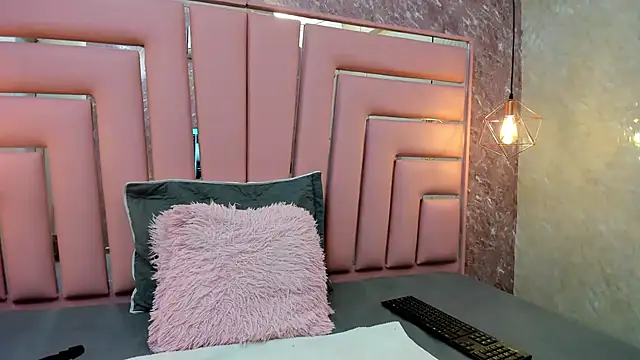 Snapshot of ALYANNA_HOT_ chatting on 9, 1, 2026 ALYANNA HOT online show from 9, 1, 2026