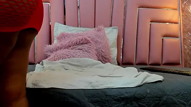 Snapshot of ALYANNA_HOT_ chatting on 14, 2, 2026 ALYANNA HOT online show from 14, 2, 2026