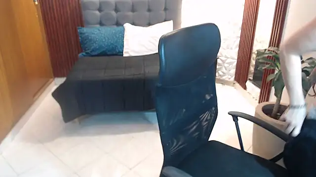 Snapshot of maira_tf chatting on 10, 10, 2025 maira tf online show from 10, 10, 2025