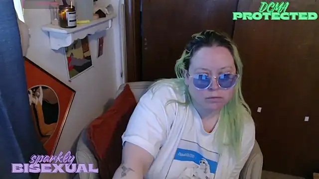 Snapshot of sparklybisexual chatting on 8, 3, 2026 sparklybisexual online show from 8, 3, 2026