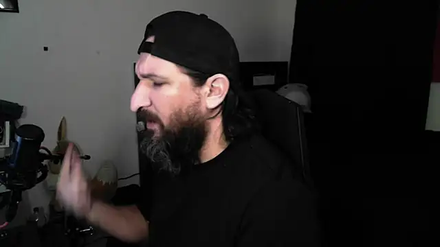 Snapshot of DevilPup75_ chatting on 18, 5, 2026 DevilPup75 online show from 18, 5, 2026