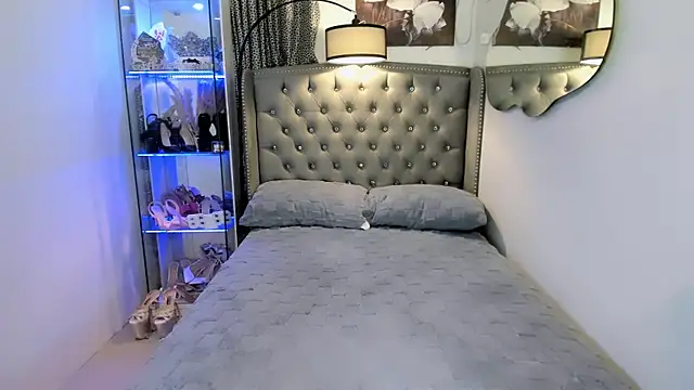 Claudia empress online show from 9, 10, 2025