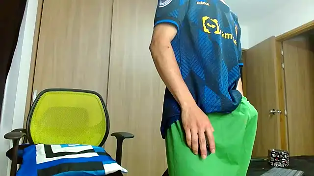 skinny23cm online show from 8, 1, 2025