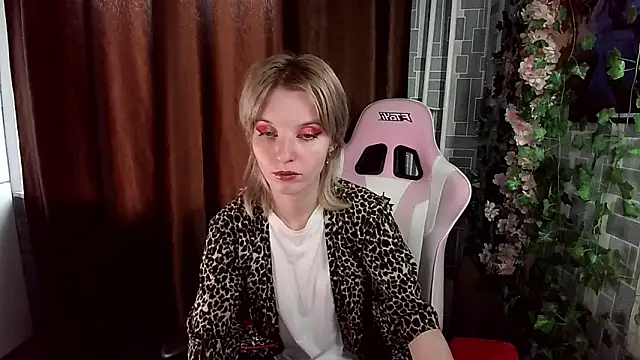 Snapshot of Madelaineses chatting on 24, 5, 2026 Madelaineses online show from 24, 5, 2026