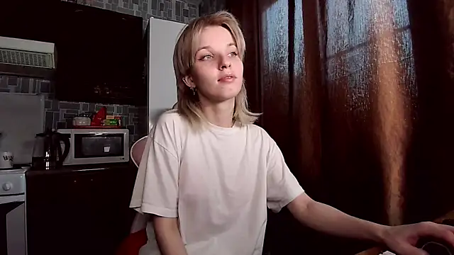 Snapshot of Madelaineses chatting on 24, 5, 2026 Madelaineses online show from 24, 5, 2026