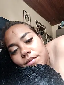 EmilyDuran  online show from 15, 9, 2025