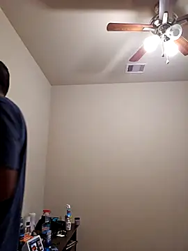 Snapshot of Lb228w chatting on 4, 12, 2025 Lb228w online show from 4, 12, 2025