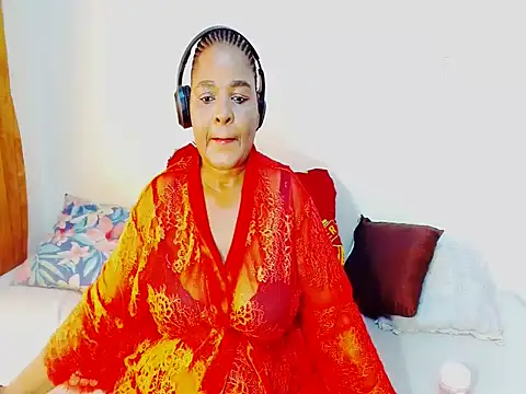Snapshot of Love-Racheal75 chatting on 28, 5, 2026 Love-Racheal75 online show from 28, 5, 2026