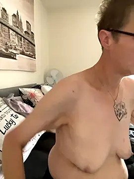 Curvy-Jinx online show from 10, 10, 2025