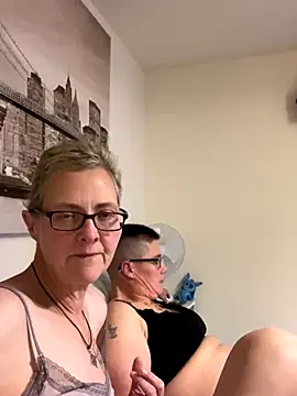 Curvy-Jinx online show from 8, 11, 2025