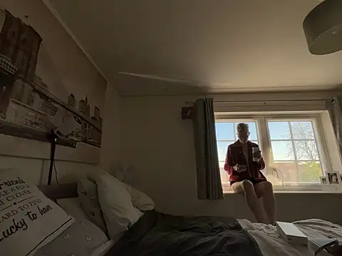 Curvy-Jinx online show from 14, 4, 2026