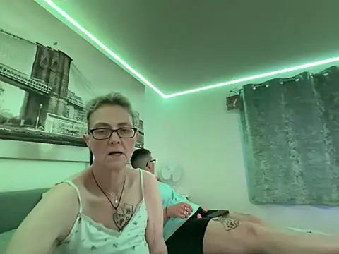 Curvy-Jinx online show from 19, 4, 2026