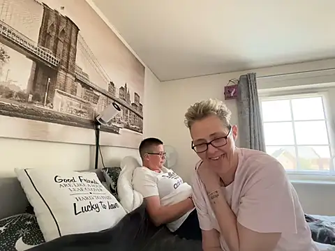 Curvy-Jinx online show from 22, 4, 2026