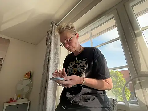 Curvy-Jinx online show from 23, 4, 2026