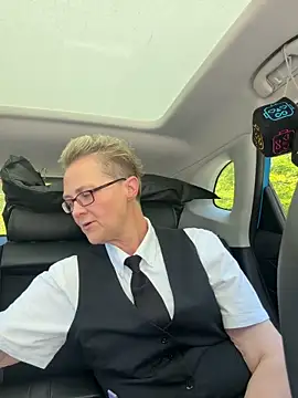 Curvy-Jinx online show from 27, 4, 2026