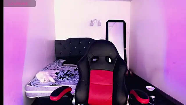 Snapshot of Rossedewitt_ chatting on 8, 11, 2025 Rossedewitt online show from 8, 11, 2025