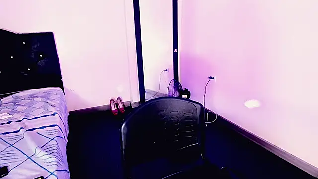 Snapshot of Rossedewitt_ chatting on 28, 11, 2025 Rossedewitt online show from 28, 11, 2025