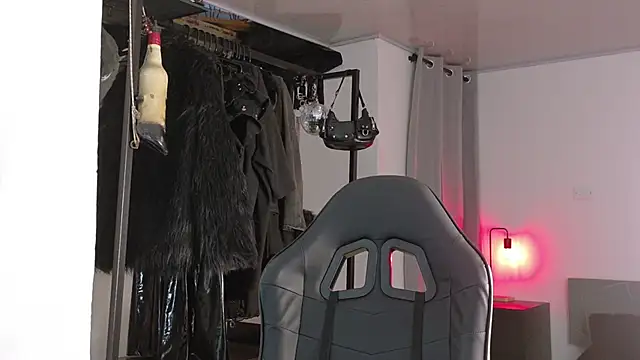 Angelabl0odborne online show from 25, 9, 2025