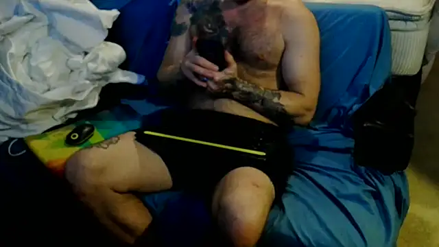 Luv2SuckBWC92 online show from 14, 10, 2025