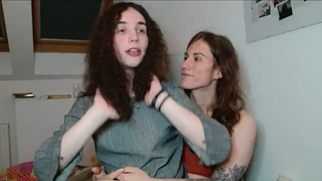 Snapshot of tsbubbles760 chatting on 16, 10, 2025 tsbubbles760 online show from 16, 10, 2025