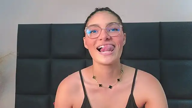 LunaAspen  online show from 8, 4, 2026