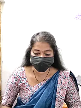 Snapshot of tamil_Sigappu_Roja chatting on 10, 3, 2026 tamil Sigappu Roja online show from 10, 3, 2026