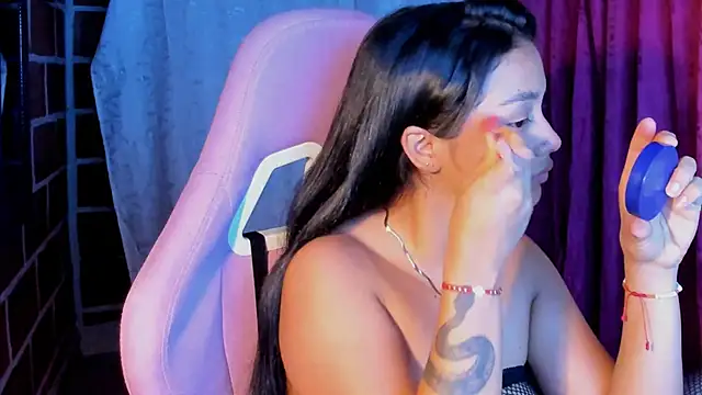 MelanyOconner online show from 23, 4, 2026